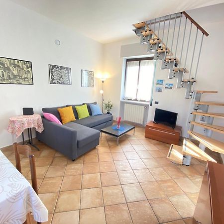 Appartement La Discografica, Graziosa Ed Elegante Per Gruppi E Famiglie, Con Parcheggio Gratuito Esterno à Trezzano Rosa Extérieur photo